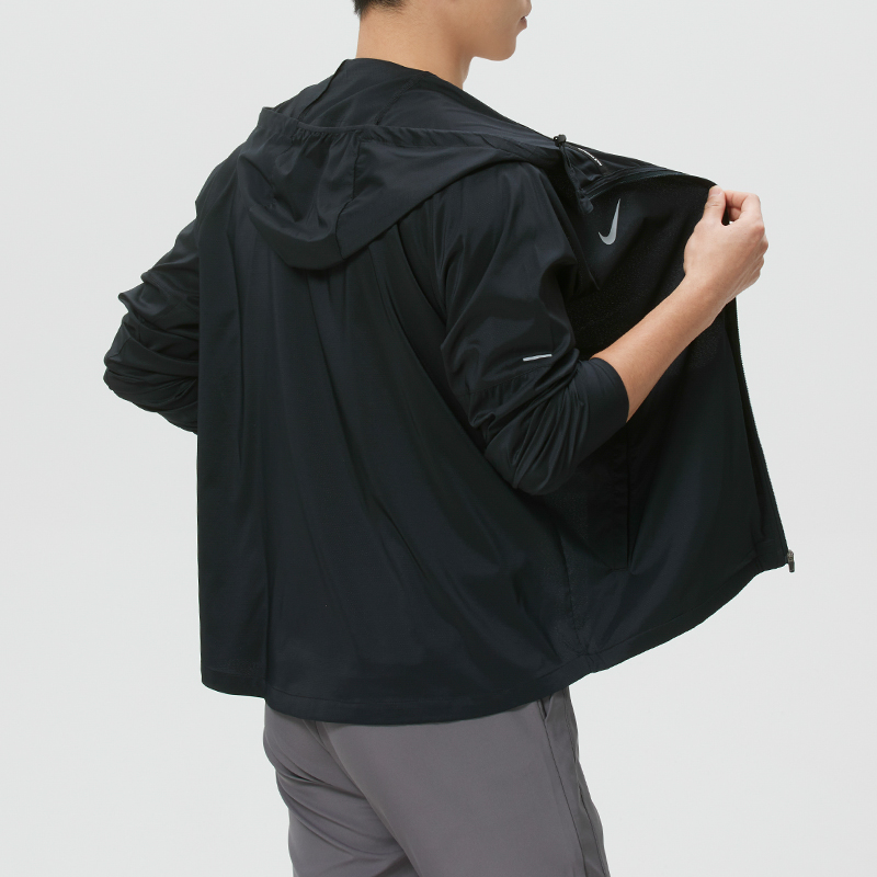 Nike Sportkleding hardloopfitn - Outdoor Sport Jacket recensie en prijs